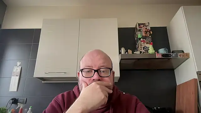 Snapshot of theitalianbear chatting on February 18, 2025, 11:44 am theitalianbear online show from February 18, 2025, 11:44 am