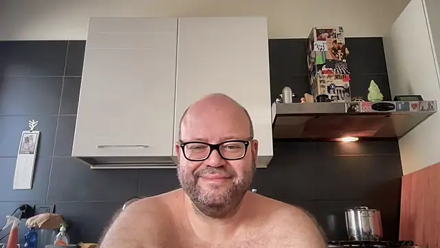 Snapshot of theitalianbear chatting on September 14, 2025, 11:09 am theitalianbear online show from September 14, 2025, 11:09 am