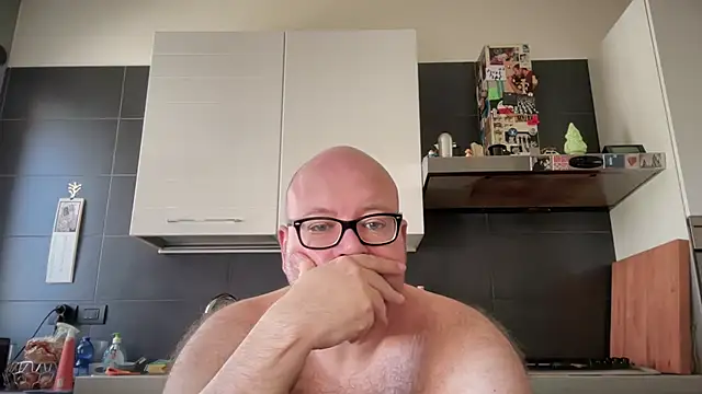 Snapshot of theitalianbear chatting on September 24, 2025, 9:45 am theitalianbear online show from September 24, 2025, 9:45 am