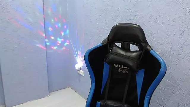 Snapshot of sexyru_couple chatting on December 16, 2024, 2:05 pm sexyru couple online show from December 16, 2024, 2:05 pm