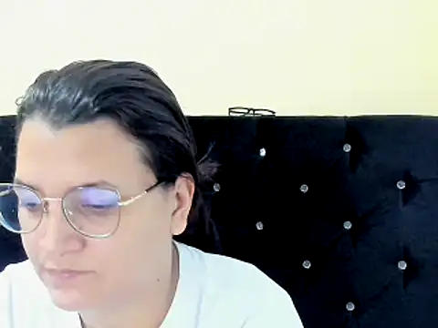 MARILYN GARCIA online show from December 22, 2024, 2:27 pm