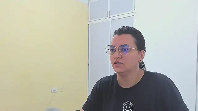 MARILYN GARCIA online show from March 13, 2025, 1:40 pm