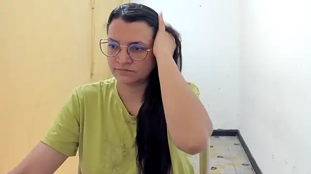 MARILYN GARCIA online show from October 18, 2025, 2:07 pm