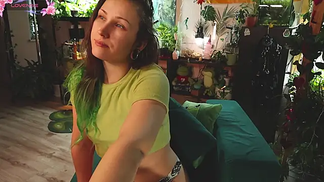 Dead Butterfly online show from October 30, 2025, 3:41 am