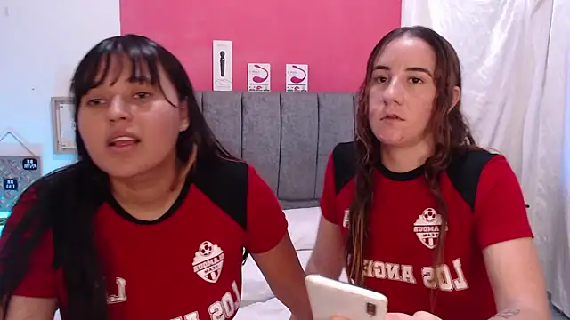 Snapshot of Sophie_And_Alis chatting on December 13, 2024, 2:38 pm Sophie And Alis online show from December 13, 2024, 2:38 pm