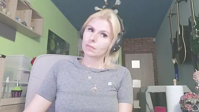 karmija online show from November 7, 2025, 9:15 pm