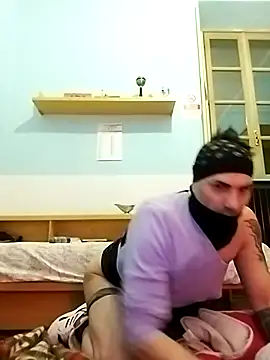 Snapshot of Elodie76 chatting on December 5, 2024, 11:29 pm Elodie76 online show from December 5, 2024, 11:29 pm