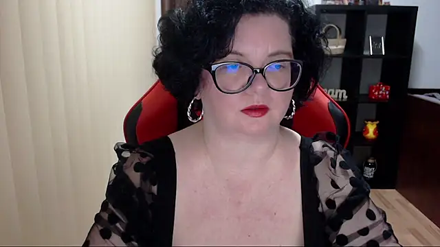 Snapshot of MissTroublle chatting on February 9, 2025, 12:41 pm MissTroublle online show from February 9, 2025, 12:41 pm