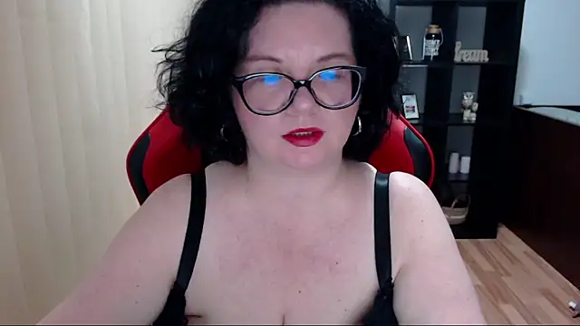 Snapshot of MissTroublle chatting on September 10, 2025, 10:04 am MissTroublle online show from September 10, 2025, 10:04 am