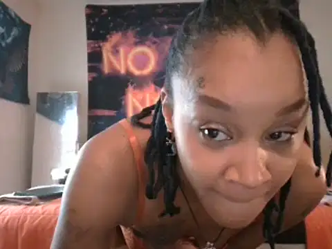 Snapshot of EnticingAaliyah chatting on February 24, 2025, 4:58 pm EnticingAaliyah online show from February 24, 2025, 4:58 pm