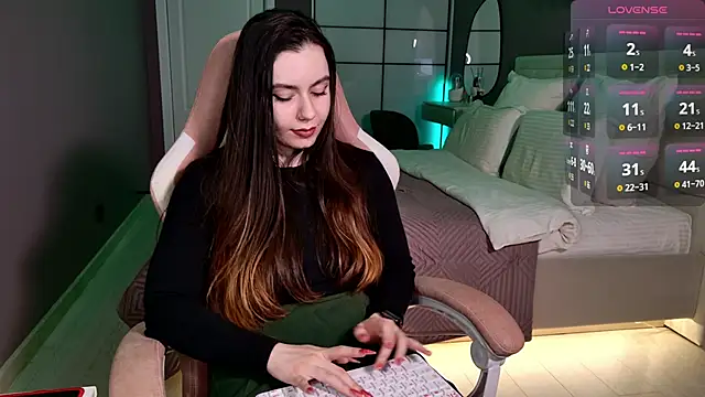 Snapshot of Foxohlove chatting on February 16, 2025, 5:37 pm Foxohlove online show from February 16, 2025, 5:37 pm