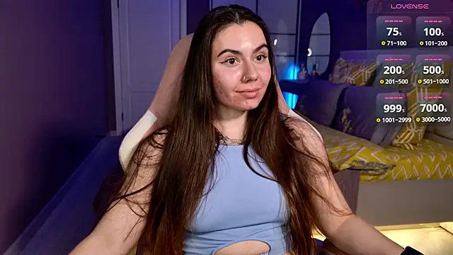 Snapshot of Foxohlove chatting on October 8, 2025, 6:05 pm Foxohlove online show from October 8, 2025, 6:05 pm