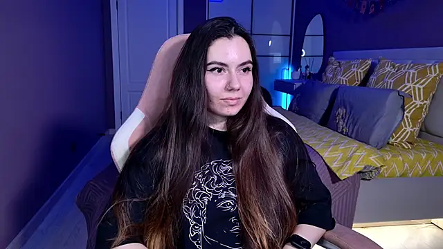 Snapshot of Foxohlove chatting on November 1, 2025, 6:54 pm Foxohlove online show from November 1, 2025, 6:54 pm