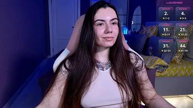 Snapshot of Foxohlove chatting on November 8, 2025, 7:12 pm Foxohlove online show from November 8, 2025, 7:12 pm