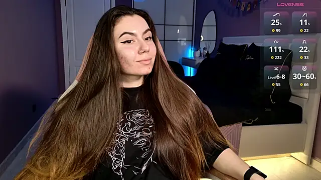 Snapshot of Foxohlove chatting on December 4, 2025, 8:06 pm Foxohlove online show from December 4, 2025, 8:06 pm