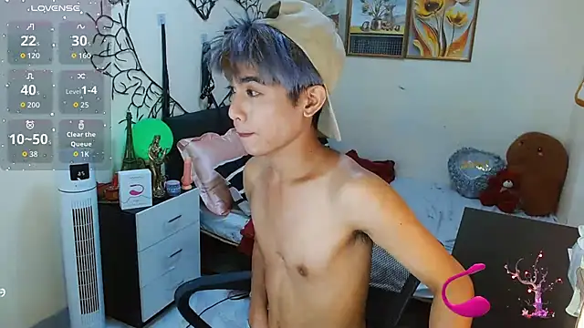 Snapshot of WildestTwink chatting on September 16, 2025, 3:57 pm WildestTwink online show from September 16, 2025, 3:57 pm
