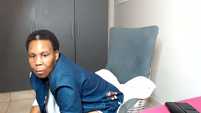 Snapshot of SuperNova40 chatting on March 16, 2025, 5:50 pm SuperNova40 online show from March 16, 2025, 5:50 pm