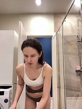 LAUREL HAZEL online show from February 28, 2025, 3:59 pm