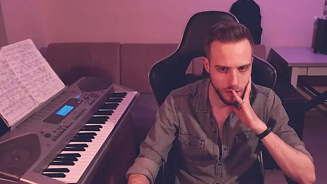 Snapshot of Sweetparker chatting on December 21, 2024, 6:02 pm Sweetparker online show from December 21, 2024, 6:02 pm