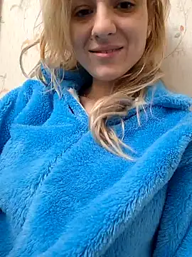 Snapshot of YogisticJuli666 chatting on December 10, 2024, 5:07 am YogisticJuli666 online show from December 10, 2024, 5:07 am