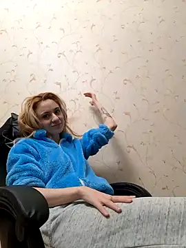 Snapshot of YogisticJuli666 chatting on December 26, 2024, 7:13 am YogisticJuli666 online show from December 26, 2024, 7:13 am