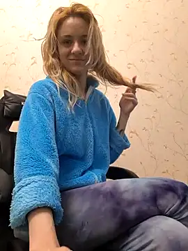 Snapshot of YogisticJuli666 chatting on December 27, 2024, 6:57 am YogisticJuli666 online show from December 27, 2024, 6:57 am