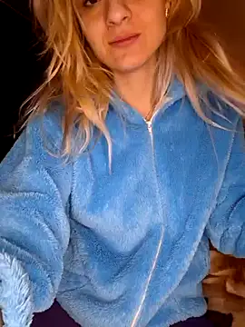 Snapshot of YogisticJuli666 chatting on January 6, 2025, 6:03 am YogisticJuli666 online show from January 6, 2025, 6:03 am