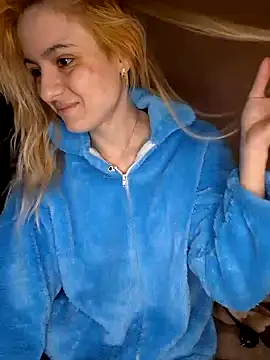 Snapshot of YogisticJuli666 chatting on January 8, 2025, 6:09 am YogisticJuli666 online show from January 8, 2025, 6:09 am