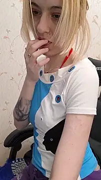 Snapshot of YogisticJuli666 chatting on January 14, 2025, 8:31 am YogisticJuli666 online show from January 14, 2025, 8:31 am