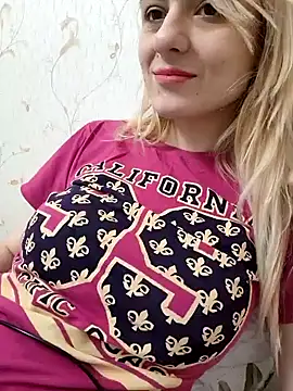 Snapshot of YogisticJuli666 chatting on January 17, 2025, 7:08 am YogisticJuli666 online show from January 17, 2025, 7:08 am