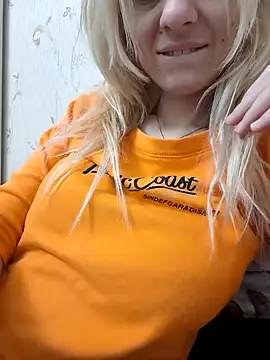 Snapshot of YogisticJuli666 chatting on January 24, 2025, 6:03 am YogisticJuli666 online show from January 24, 2025, 6:03 am