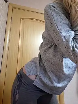 Snapshot of YogisticJuli666 chatting on January 29, 2025, 6:33 am YogisticJuli666 online show from January 29, 2025, 6:33 am