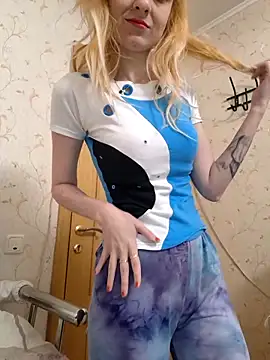 Snapshot of YogisticJuli666 chatting on February 14, 2025, 6:56 am YogisticJuli666 online show from February 14, 2025, 6:56 am