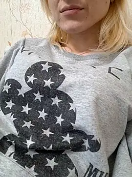 Snapshot of YogisticJuli666 chatting on March 4, 2025, 10:24 am YogisticJuli666 online show from March 4, 2025, 10:24 am