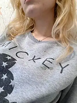 Snapshot of YogisticJuli666 chatting on March 7, 2025, 6:13 am YogisticJuli666 online show from March 7, 2025, 6:13 am