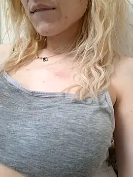 Snapshot of YogisticJuli666 chatting on March 10, 2025, 10:26 am YogisticJuli666 online show from March 10, 2025, 10:26 am