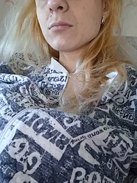 Snapshot of YogisticJuli666 chatting on March 20, 2025, 6:08 am YogisticJuli666 online show from March 20, 2025, 6:08 am