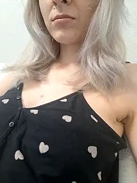 Snapshot of YogisticJuli666 chatting on September 30, 2025, 5:01 am YogisticJuli666 online show from September 30, 2025, 5:01 am