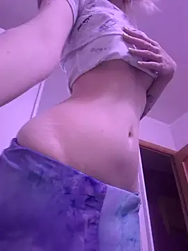 Snapshot of YogisticJuli666 chatting on October 21, 2025, 5:08 am YogisticJuli666 online show from October 21, 2025, 5:08 am