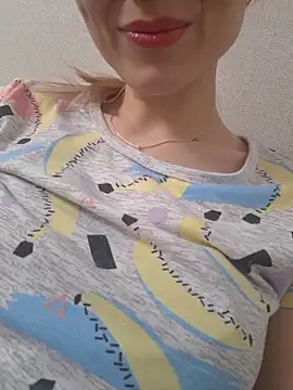 Snapshot of YogisticJuli666 chatting on October 30, 2025, 5:31 am YogisticJuli666 online show from October 30, 2025, 5:31 am