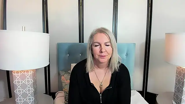 EricaTop online show from December 5, 2024, 6:33 pm