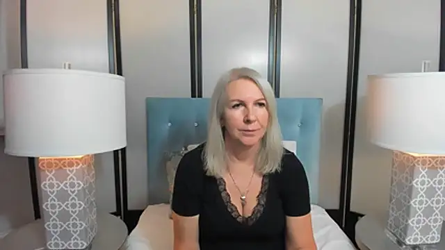 EricaTop online show from November 5, 2025, 5:02 pm