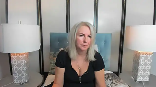 EricaTop online show from November 23, 2025, 8:25 am