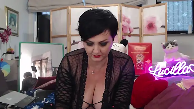 lucillabollente online show from September 22, 2025, 4:20 pm