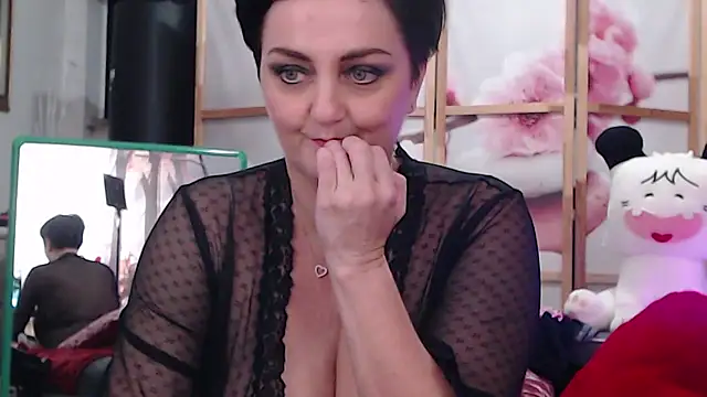 lucillabollente online show from November 13, 2025, 5:45 pm