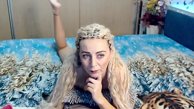 Snapshot of MirabelaSweet chatting on March 17, 2025, 6:40 am MirabelaSweet online show from March 17, 2025, 6:40 am