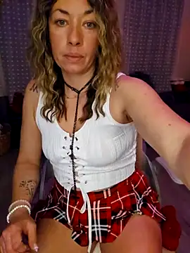 Snapshot of _NinaLuvSins_ chatting on November 25, 2025, 1:16 am NinaLuvSins online show from November 25, 2025, 1:16 am