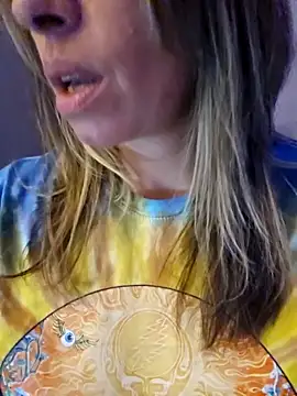 Snapshot of _NinaLuvSins_ chatting on December 5, 2025, 12:14 pm NinaLuvSins online show from December 5, 2025, 12:14 pm