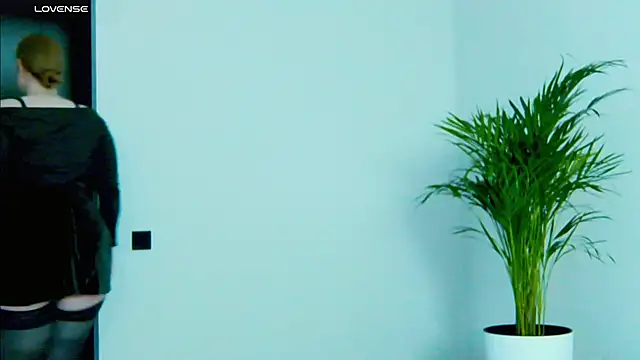 Snapshot of Sinful_Eyes chatting on November 27, 2025, 6:15 am Sinful Eyes online show from November 27, 2025, 6:15 am