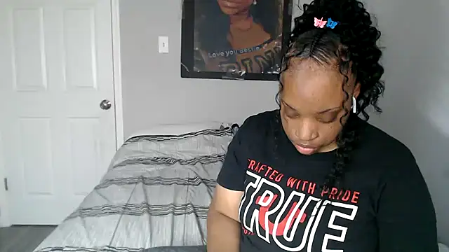 Sexymona1218 online show from March 13, 2025, 8:32 pm